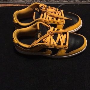 Nike dunk goldenrod